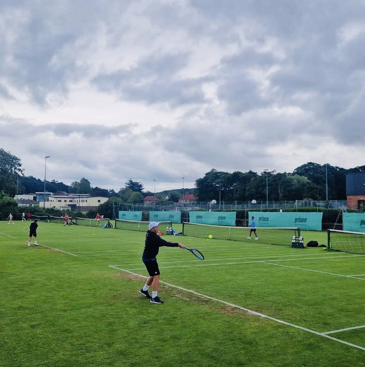 CROMERTENNIS's tweet photo. It’s been an unusually rain interupted Annual Junior Week so far compared to recent years but we are getting through the incredible number of matches despite it! 👏👏to all the team involved headed up by John our referee #juniorweek #cromer @norfolktennis @LTACompetitions https://t.co/N1JZjGBZ5u