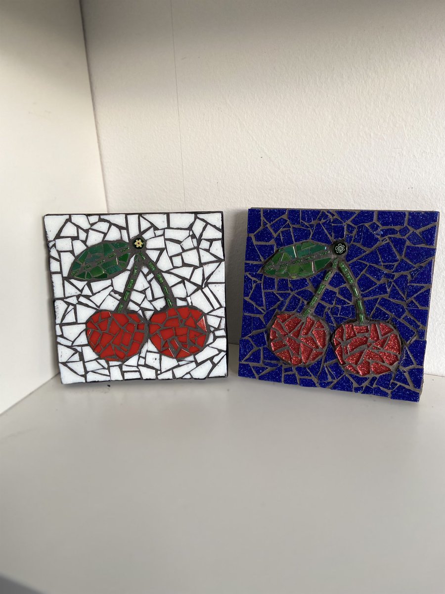 t7nky's tweet photo. School holidays. A chance to relax and then do my Sendco things at my own pace. Allotment, reading and mosaics so far as well as family time. https://t.co/xDNlNg5KiU
