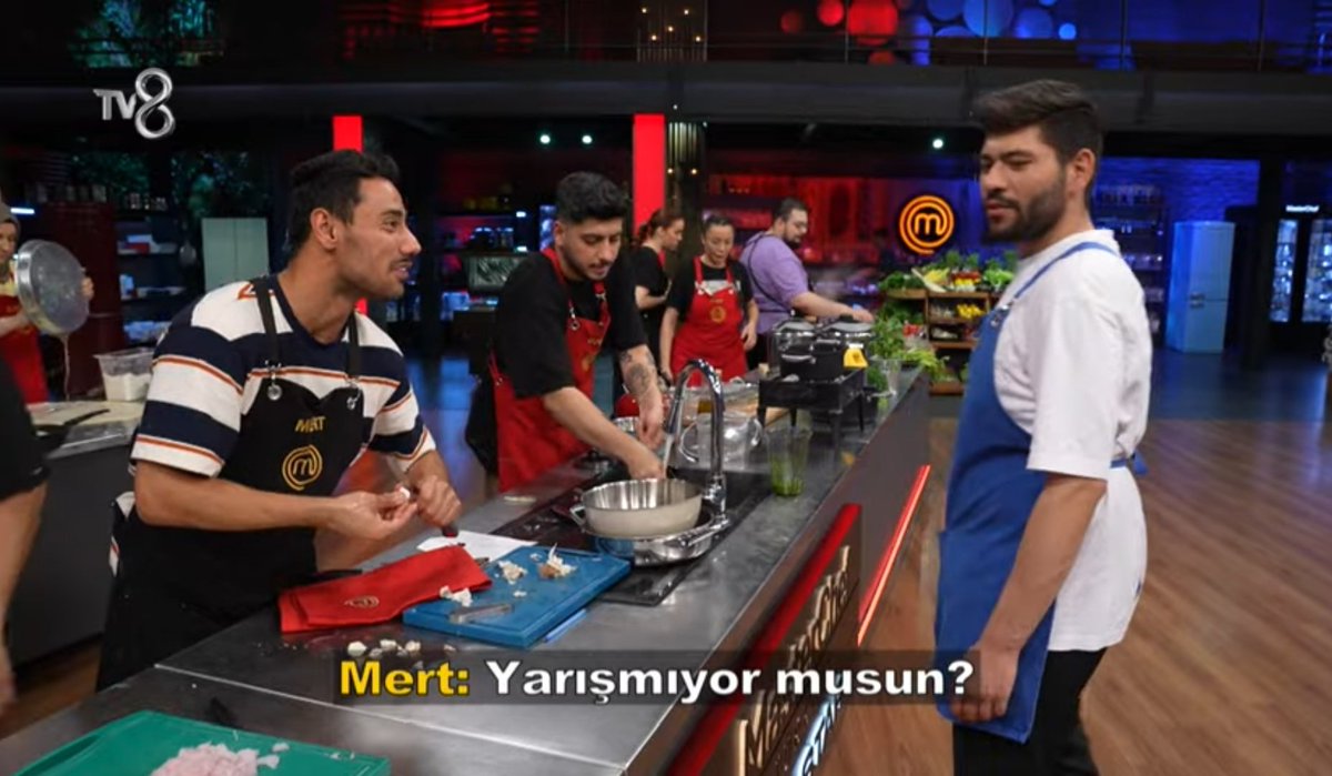 canuzungs42's tweet photo. Geziyor, uyuyor, kara cahil, ahlaksız diyor, küçümsüyor...
Sergen, #MasterChefAllStar da ilk üçe oynar.
#Survivor gibi oylama olsa en çok yazılan isim olur. https://t.co/8Skj2Og4wH