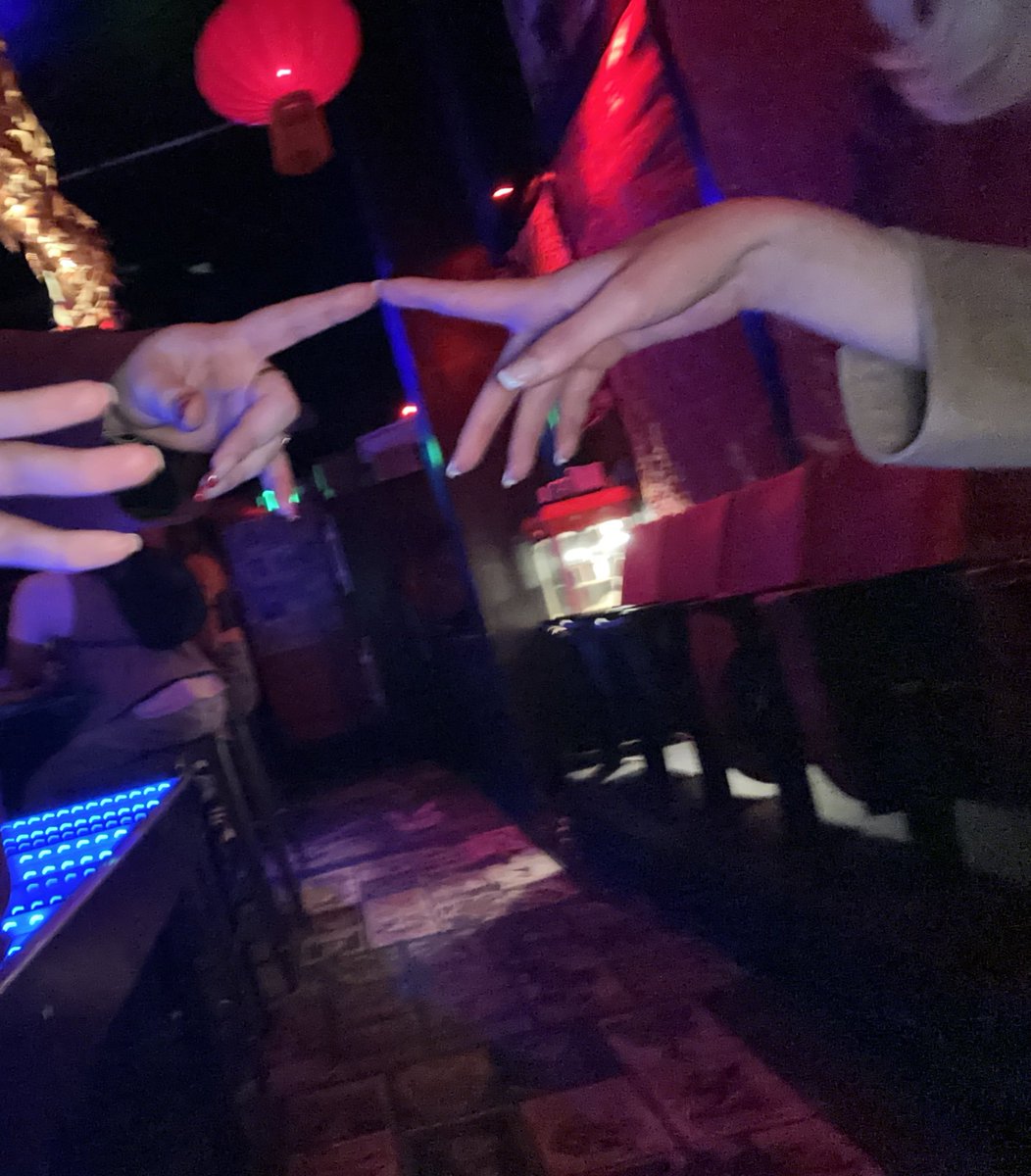 ALparadis3's tweet photo. God and Adam https://t.co/neGAYgOOGk