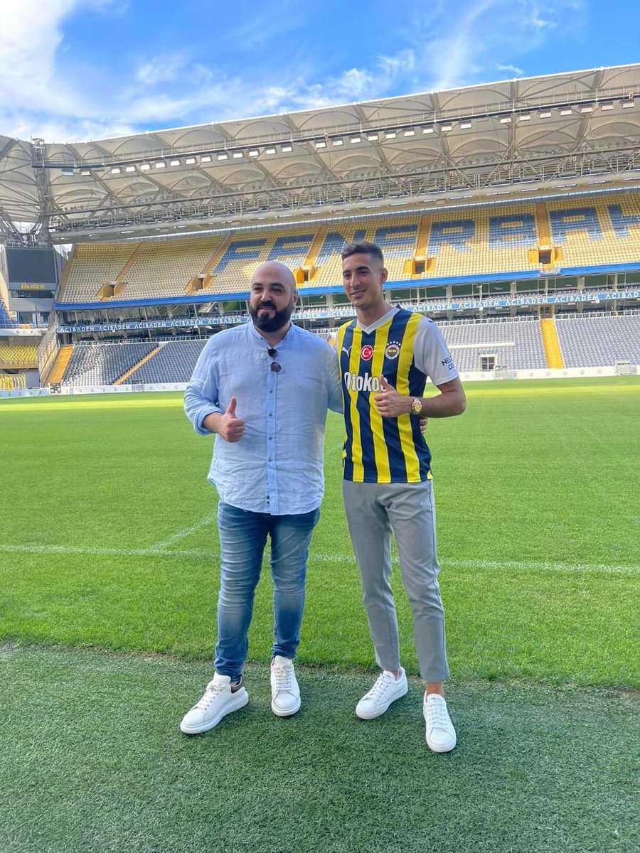turkishsoccer's tweet photo. #Fenerbahçe’s new transfer Mert Müldür with agent Muzzi Ozcan ! 👍🤩⚽️#mertmüldür #mertmuldur #muzziozcan #muzzi #fenerbahçe https://t.co/HXA7NgP1PJ