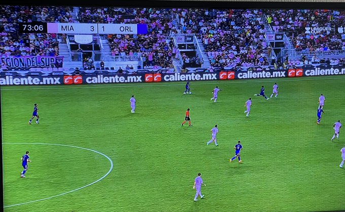 面白い⚽️ ちょっと腕の筋やらかして右手が機能してない本日の私 https://t.co/CGbVnaklLl<a href="/tag/la"class="tags"><span>#la</span></a>