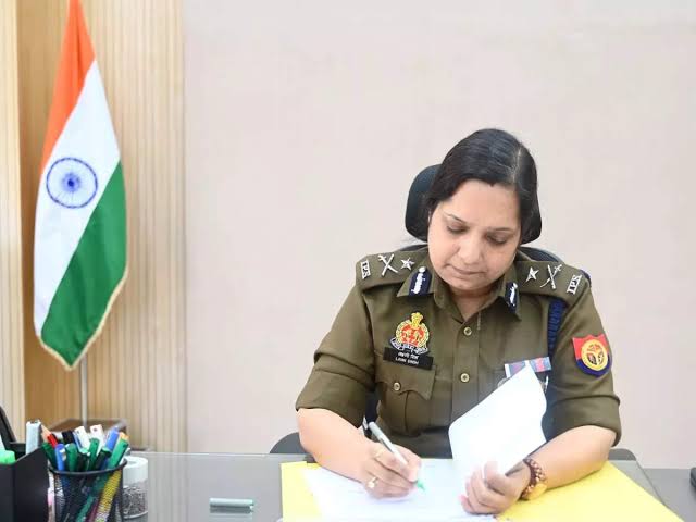 Mayank43855's tweet photo. पुलिस कमिश्नर लक्ष्मी सिंह के दिए निर्देशों पर काम करके नंबर 1 बनी @noidapolice
IGRS पोर्टल पर आई शिकायतों के निस्तारण में नंबर 1 बनी नोएडा पुलिस
नोएडा पुलिस को यूपी में मिला पहला स्थान #DVUPP @DvfGzb
@CP_Noida @Uppolice @dgpup @ADCP_C_Noida @DCPGreaterNoida @SunilCh90996659 https://t.co/jYmB41n500
