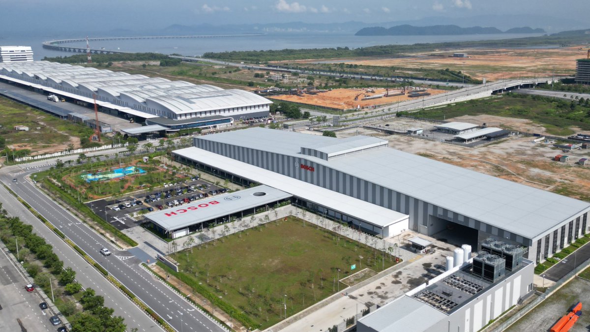 PwrElectronics's tweet image. Bosch opens new backend site in Malaysia for #chiptesting #manufacturing #semiconductor powerelectronicsnews.com/bosch-opens-ne…