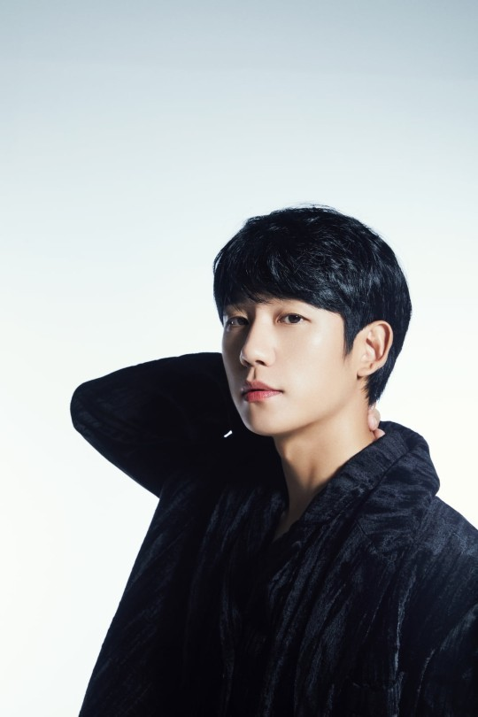 tang__kira's tweet photo. Jung Haein ditanya wartawan apakah dia tahu ga soal Jisoo  &amp; Ahn Bohyun pacaran.

"Wah gatau, ga peduli juga sih..."

"Aku ga tertarik sama kisah cinta selebritis, bahkan sebelum jadi aktor juga aku ga tertarik sama kisah cinta orang lain, itu privasi mereka" https://t.co/OSun7OPqpB