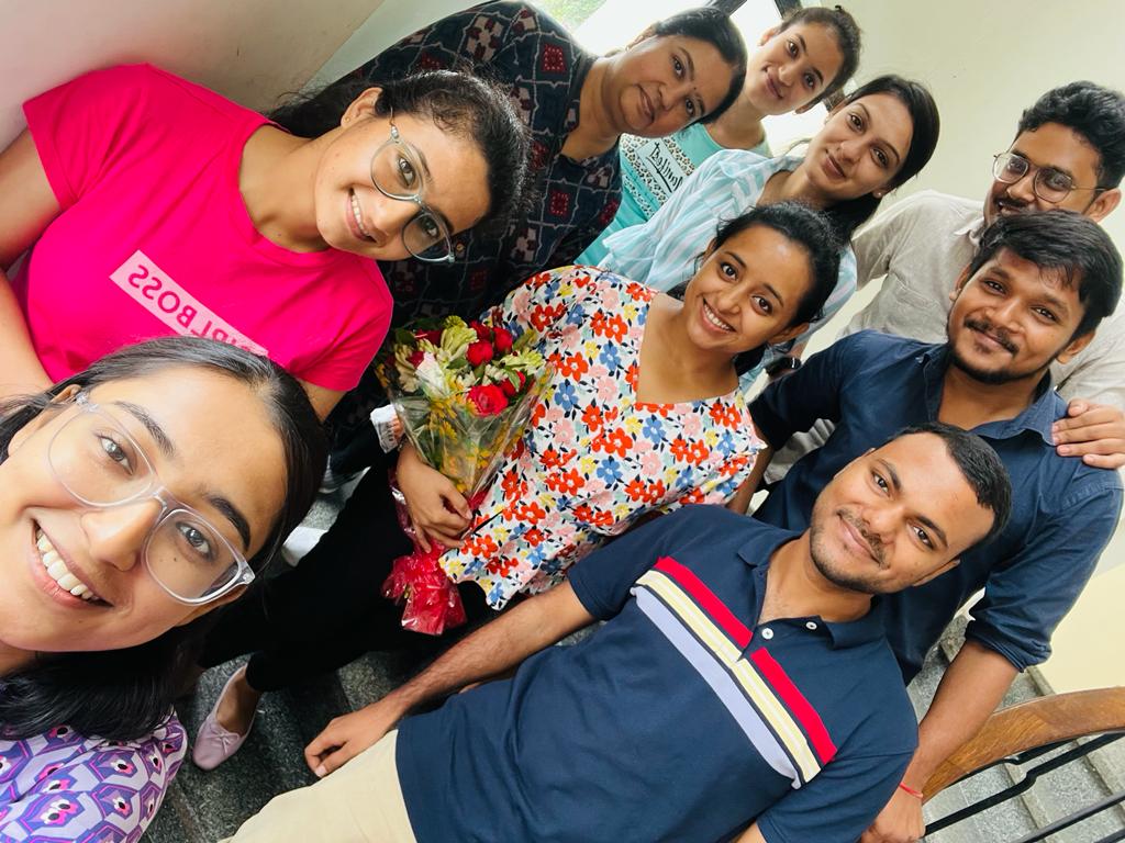 k_kritzz's tweet photo. Bid adieu @DivyaSingh_lab.. Thanks for all the wonderful memories..
#farewell #labtimes #researchersLife #happysmiles https://t.co/EZvCR3uC1l