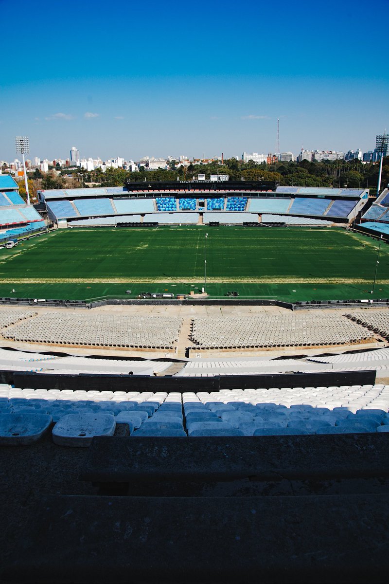 kohei_taked's tweet photo. 第一回ワールドカップの決勝戦が開催された、センテナリオ競技場（Estadio Centenario）にようやく行けた。

「偉大な歴史を残して現役を引退したスタジアム」という感じ。そしてもうここで試合は開催されて欲しくないみたいな感情を抱いた。

雰囲気はコロッセオ（闘技場）みたいな。行ったことないけど。

サッカーに行き過ぎた情熱がある人はぜひとも行ってみて欲しい。多分言いたいことが伝わるはず。