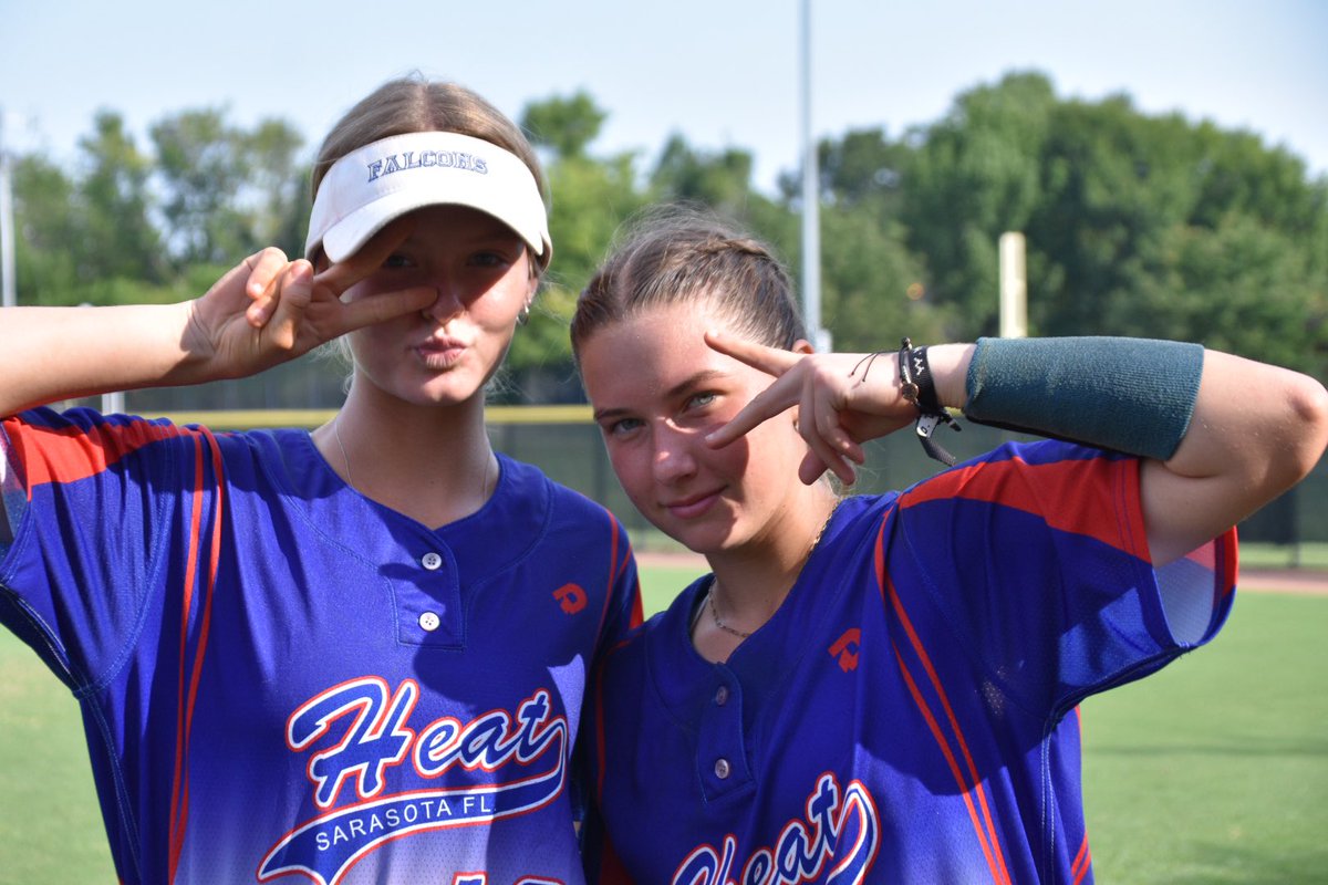 SarasotaHeat18U's tweet photo. Summer ‘23 leaves us saying goodbye to our Seniors moving on to college. 

@oliviamrogers8 @RyleighBennett6  @AveryArrington4 will be @SCFSoftball 💚🩵 #GoTees 

@BaileeRiggins @BriWeimer will be @DSC_Softball 💙🤍  

Good luck ladies #heatfam #movingon #SarasotaHeat https://t.co/Hk0aZVKkFD