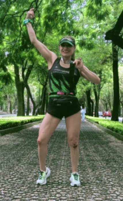 susy1902's tweet photo. #Splitadidas30k 🖤🏋️ https://t.co/avPNYNfYcQ