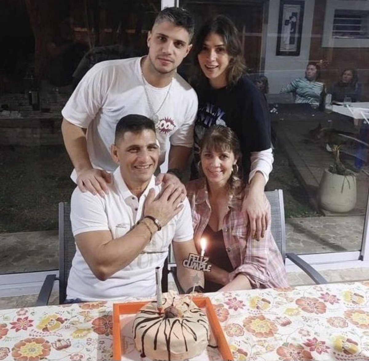 FKarenquiroga's tweet photo. FELIZ CUMPLE CONE https://t.co/kx3MLDXw4W