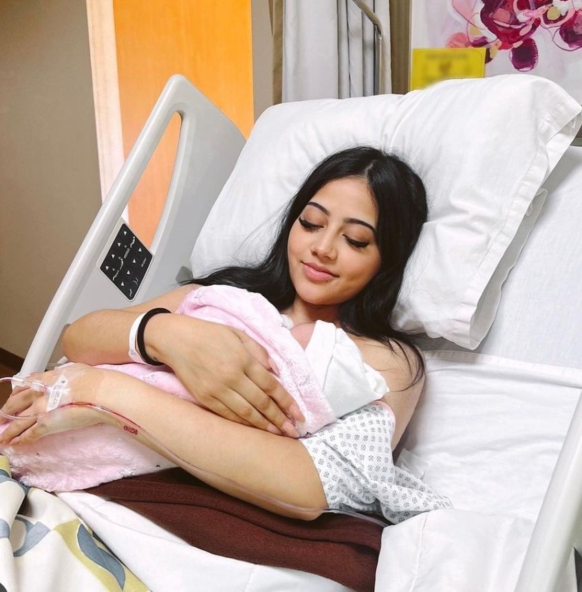 keniaabutterfly's tweet photo. Felicidades mi niña, me llena de orgullo verte al lado de tu hija, estoy segura que será la niña más querida y feliz del mundo, las amo muchísimo mi niñas bonitas, prometo siempre apoyarlas y estar para ustedes en las buenas y en las malas🤍 https://t.co/bfrMoTtCfp
