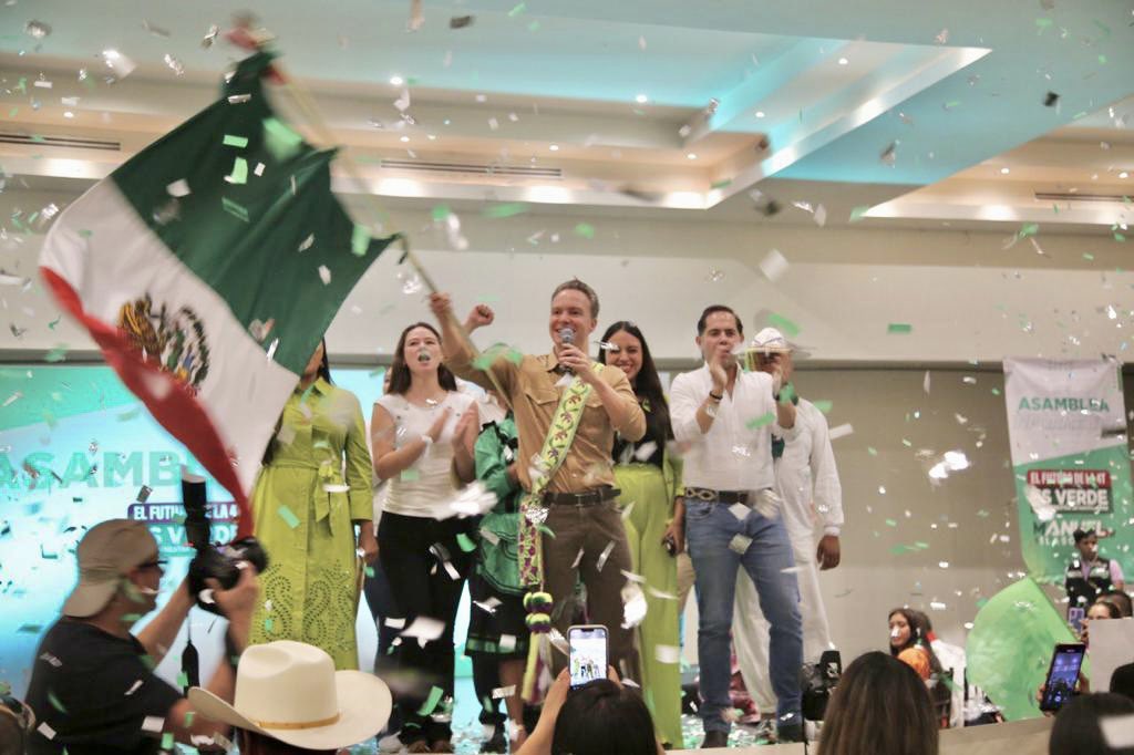 karencastrejont's tweet photo. Miles de corazones han latido en los 32 estados del territorio nacional, la #FamiliaVerde apoya a @VelascoM_, su trabajo y buenos resultados son referentes para coordinar los trabajos que den continuidad a la transformación de nuestro país, unidos estamos trabajando #MéxicoNosUne https://t.co/pHQZvKFidY