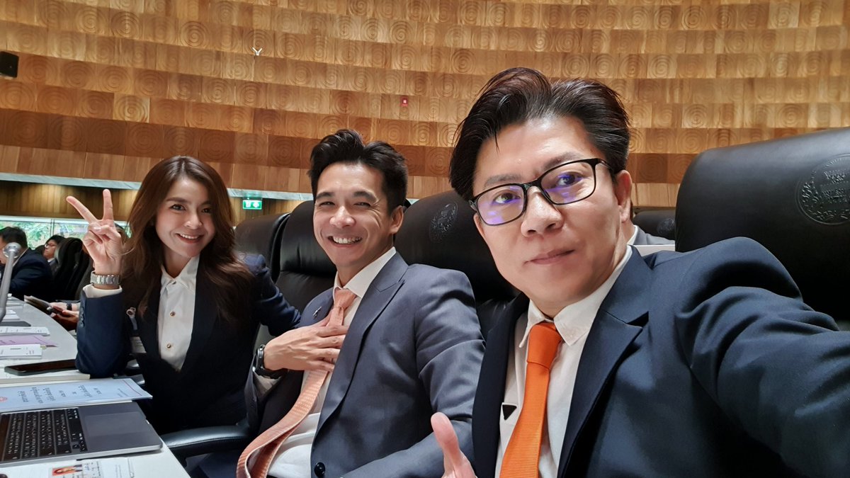 PrasitPutt's tweet photo. ทำงานกันเถอะ!

เมื่อเช้าผมนำเรื่องเดือดร้อนประชาชนเข้าสภา 4 เรื่อง

สายๆ ผมเตรียมอภิปรายพรก.อาชญากรรมออนไลน์ (แก๊งคอลเซ็นเตอร์) ต่อครับ ฝากเพื่อนๆ ติดตามครับ 

ส่วนเพื่อนข้างๆ ไม่ยอมแพ้ เตรียมเสนอญัตติด่วน เรื่อพลุระเบิด ที่มูโนะ ครับ

#ก้าวไกล https://t.co/6R0pYMy61U
