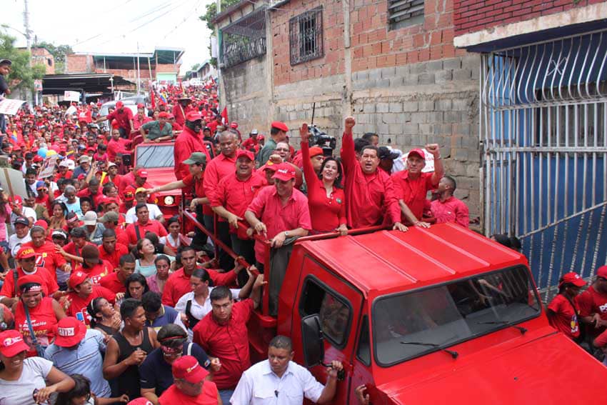 #TuSabesQueNoVas
El fantasma ( Capriles)
Declara la unidad opositora, pero entorno a él. Si es Maricori o Delsa con el no cuenten
@dcabellor @Mariheron @carolyshelena @Elias_Cabeza