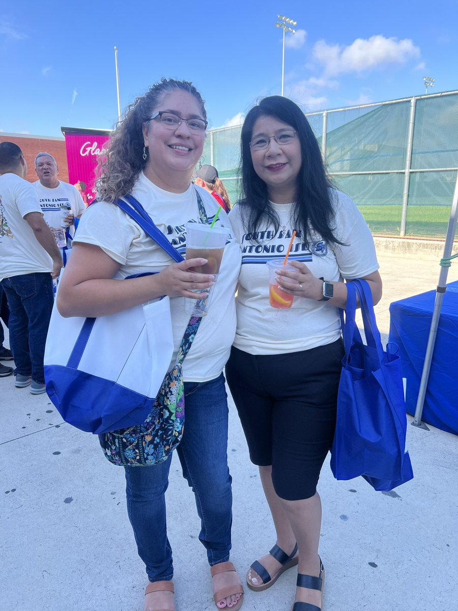 BESSSAISD's tweet photo. Patriots are ready for a new school year with no limits and no bounds!!!!
Our district, South San Antonio ISD had our 2023-2024 Convocation today!
#leveluppatriots https://t.co/dExhyeUx6Z