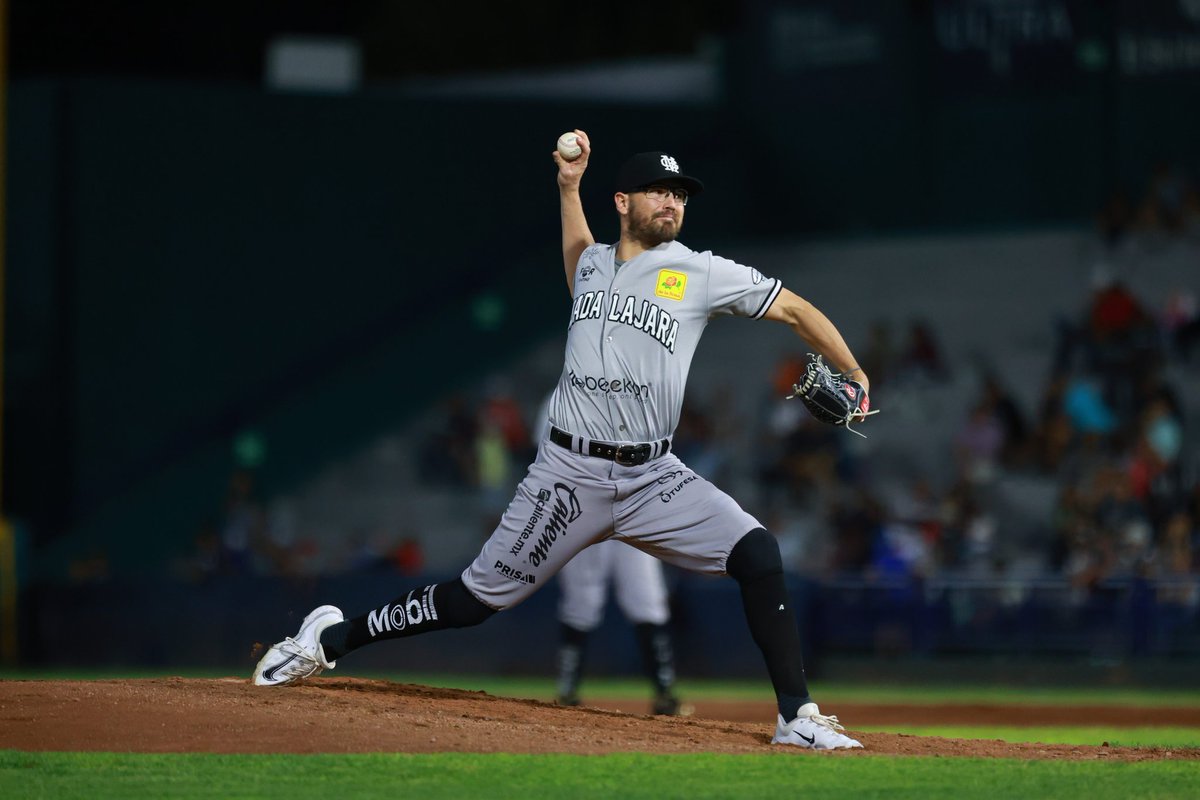MisMariachisGDL's tweet photo. 𝗙𝗥𝗔𝗡𝗞 𝗗𝗨𝗡𝗖𝗔𝗡🔥
 ¡Dándolo todo hasta el final! Frank Duncan con una salida de 6 entradas, sin permitir anotaciones y solo 2 imparables, ha tenido su mejor salida en LMB hasta la fecha https://t.co/Zv34IQrFNs