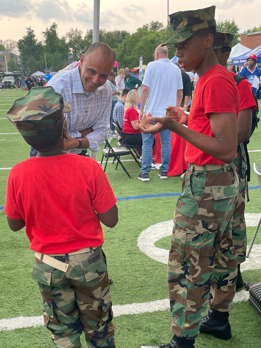 USAttyGraves's tweet photo. This job gives me the opportunity to regularly meet amazing young people in our community who are inspirations.  Thanks to @potomacriver_ym, all of our partners, and the community for another successful #NationalNightOut. https://t.co/8VZKfc3E83