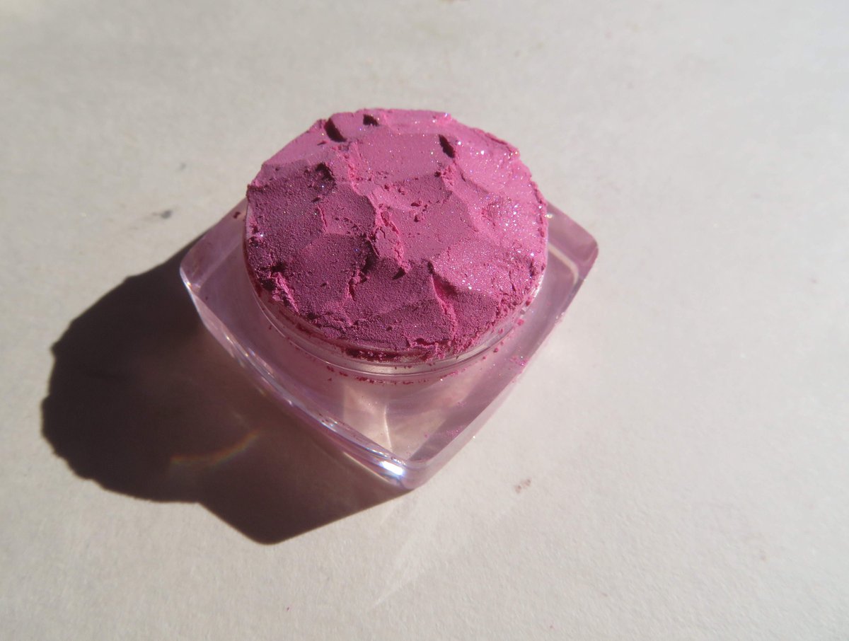 LOLLIPOP - Bright Pink Shimmer Vegan Mineral Eye Shadow, Carmine-Free Loose Pigments, Cruelty-Free, Mineral Eyeshadow tuppu.net/58850209 #Etsy #kmms #MineralMakeup