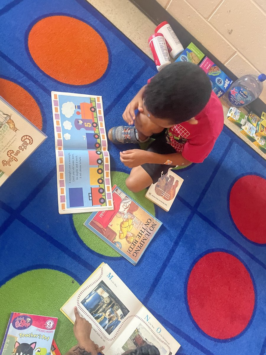 We love books! Working on that reading stamina this morning…. 📚📖 <a href="/ClarkCreekSTEM/">Joey Moss</a>