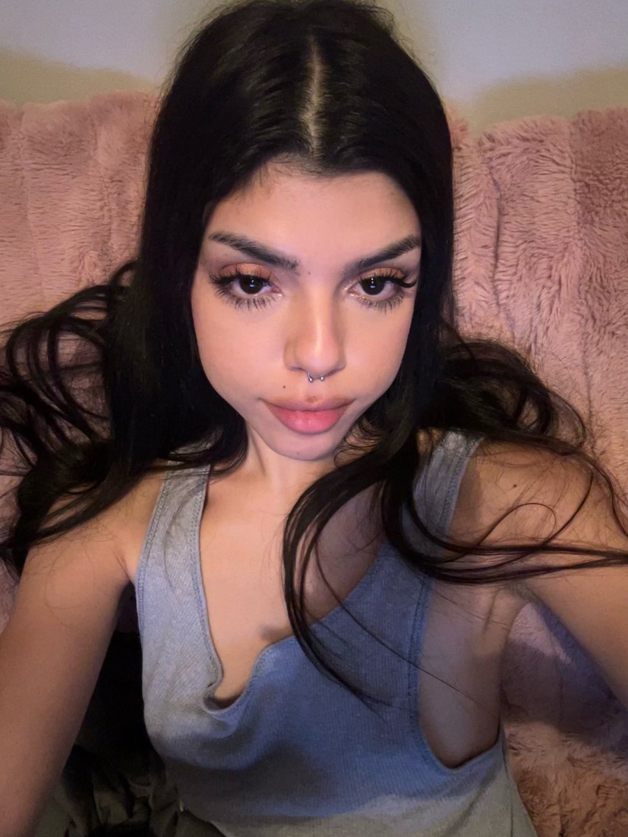 GAS STATION QUEEN tweet media