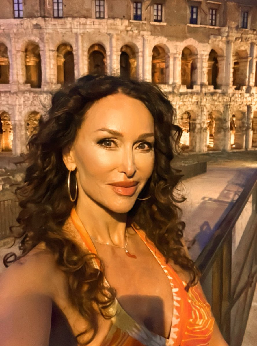 milossofia's tweet photo. the Colosseum in Rome …
The largest ancient amphitheater ever built 80 A.D and still standing beautiful 

#Sofiamilos #Rome #Italy #colosseum https://t.co/SzMuMqiq1w