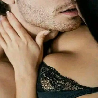 أنتى بلا شيء تثيريني فما بالك لو أغويتيني .