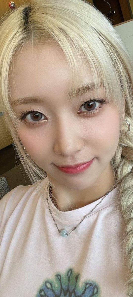 sasanctbts's tweet photo. wallpaper stayc Sumin #sumin https://t.co/7oe9iNpkPG