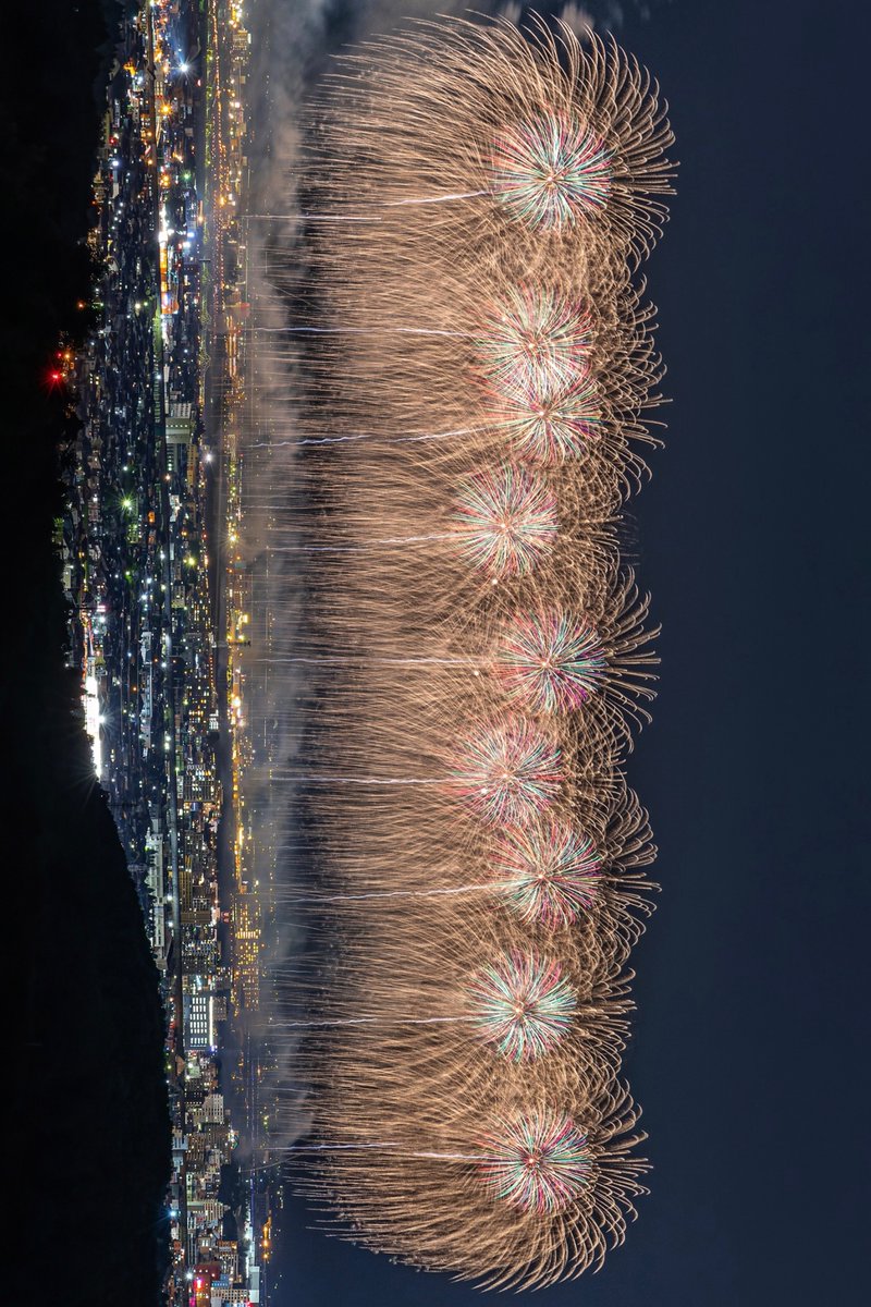 フェニックスが長岡の夜空を羽ばたく
#長岡花火