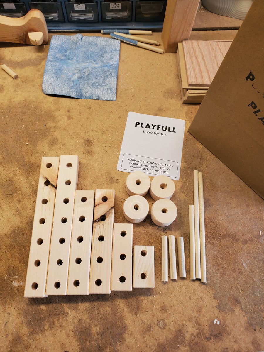 raykanani's tweet image. Delivered 20 #Playfull inventor kits today. It was amazing to see what kids made.