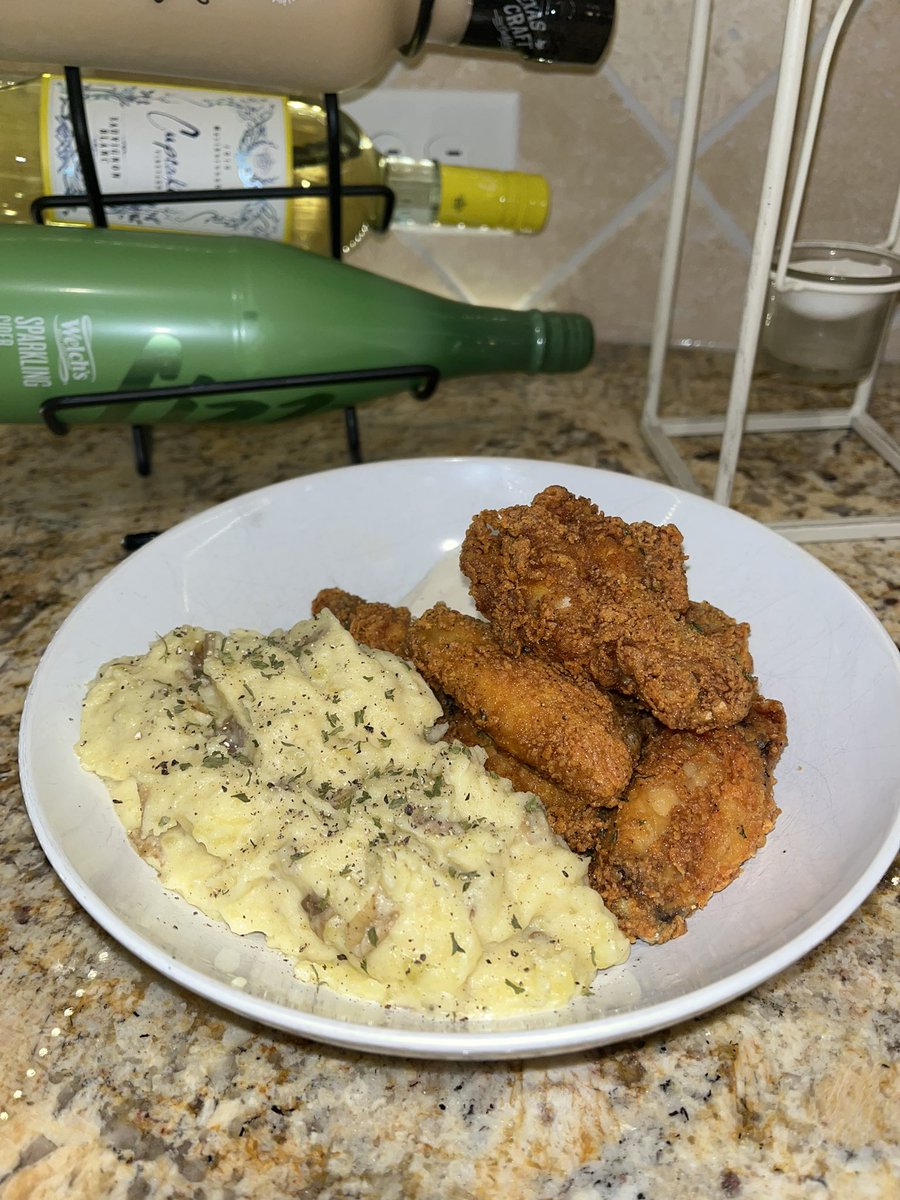 livelikeejayy's tweet photo. rl be outdoing myself with this cooking shit 🥂 https://t.co/YHyAzInkA9