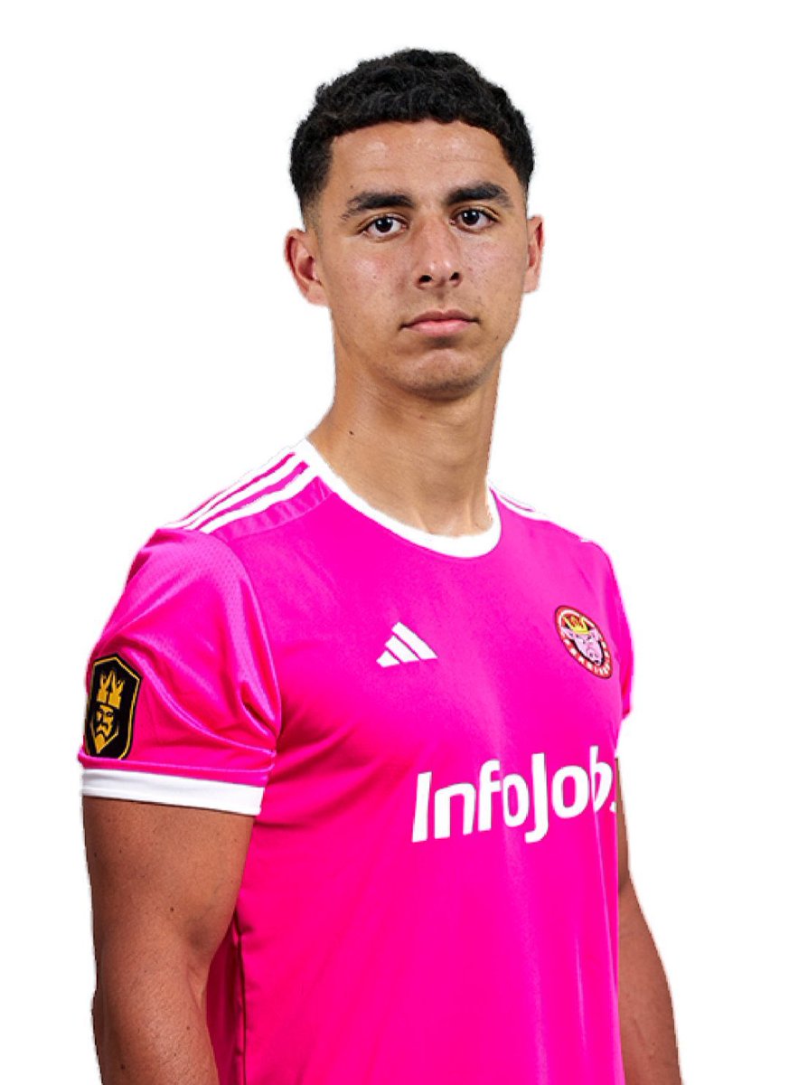 vitu_yt's tweet photo. Lesión de Gomeznawer
Apendicitis de Arigeli
Lo dejan Rivers y Corko
Destituyen a Paula Gonu de Jijantas
Le chocan el Tesla a Sezarblue
Lesión de Misho
Lia le pone los cuernos a Jonata 
A Folagor no le va la tele

Y ahora…
Nadir se va a Porcinos 💔
2023, basta ya :( https://t.co/nalsvowwWC