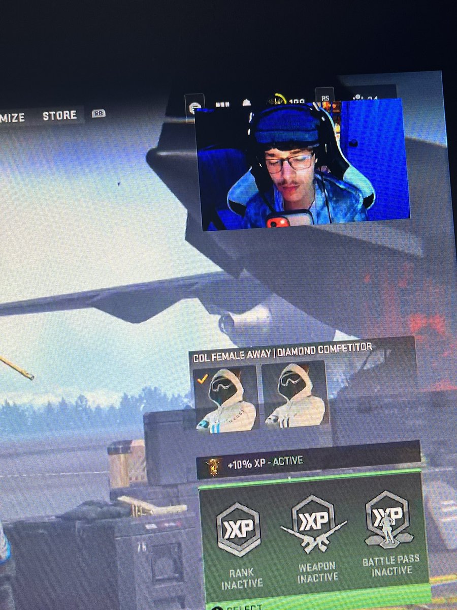 Excluess's tweet photo. Cod on twitch ExcluesXBL https://t.co/OPojB0KDl5