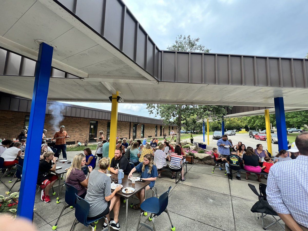 You can’t buy happiness, but you can BBQ and that’s kind of the same thing. 🍔🌭

Teachers and their family members had such a good afternoon catching up with each other at the Back to School BBQ! Only 6 more days until school starts back!