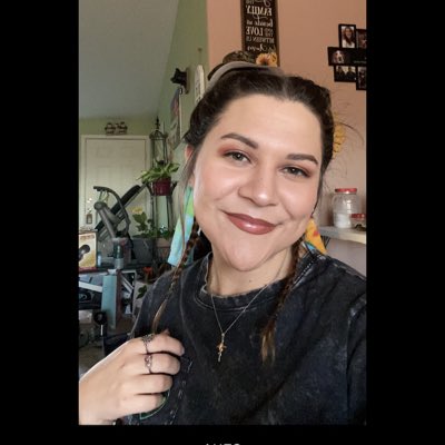 Ashlynd12's tweet photo. #NewProfilePic https://t.co/Gp5YMz7WCK