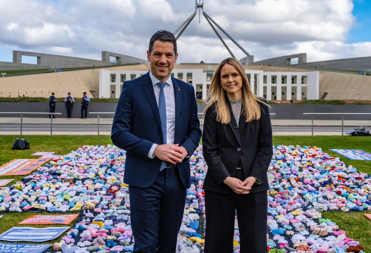 Great to come down and say hello to Michelle Pearse and friends of the Australian Christian Lobby as they show support for our Babies Born Alive Bill, a Bill which seeks to compel medical practitioners to render life saving care for babies born alive after a failed abortion.
