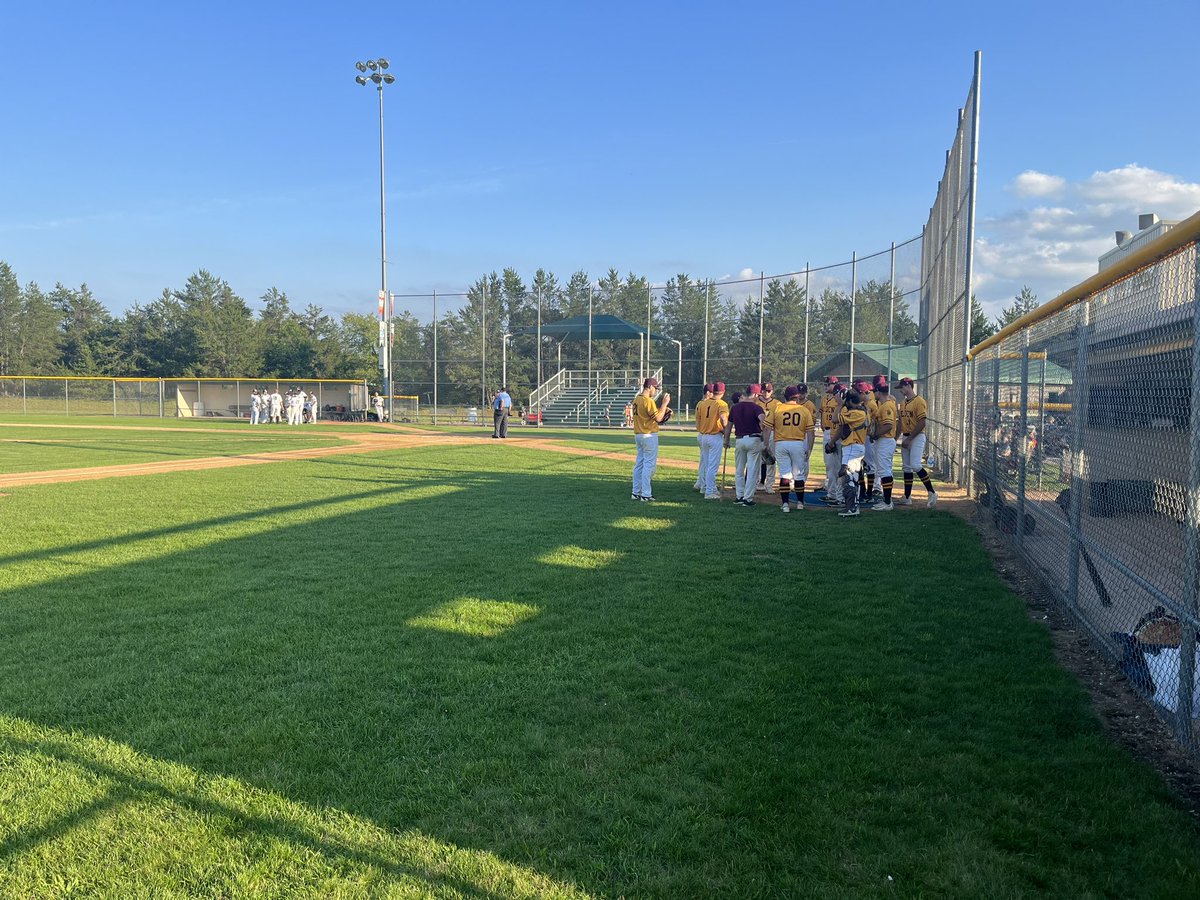 EvanHong18's tweet photo. Beautiful night to kick off the #CRBL playoffs at Casper Park! Top seed and defending champs @TildenBaseball hosting @ECbearsbaseball, winner plays in Saturday’s championship #ecscores https://t.co/qmzJSrEabh