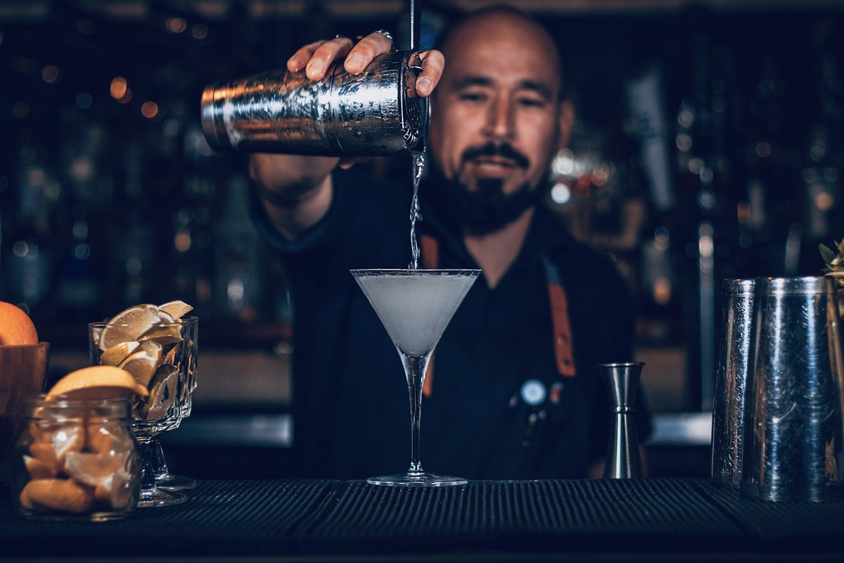 AntiMixologist's tweet photo. This pic can be anywhere, I change to a different places, I change bars or jobs and even I change myself in some way, because I think you need to keep evolving, but the essence and the basics stay there!
See you around! 
💀🤓😁🤘🤙 https://t.co/7AnM99LnVt