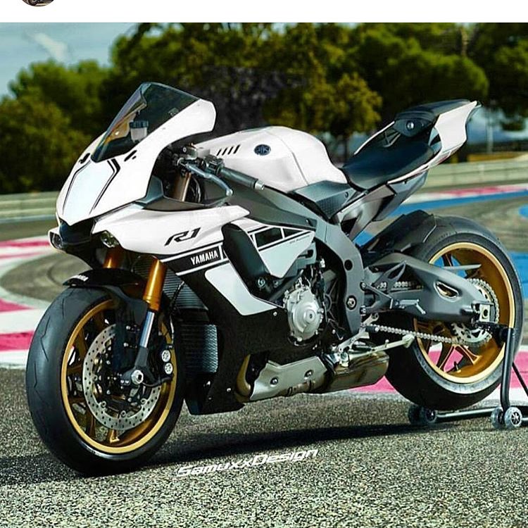 #Yamaha R1