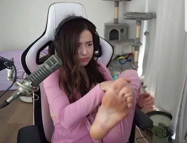 lesbian4egirls's tweet photo. I love P0ki feet so much https://t.co/mdI61zGGbh