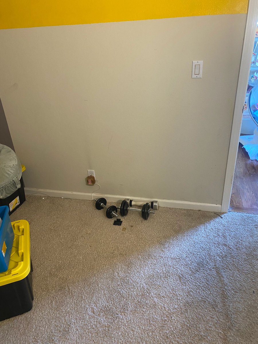 jyrjunkremoval's tweet image. 📦 Out with the old, in with the organized! 🌟 JYR Junk Removal clears away cardboard boxes, creating clutter-free spaces. Contact us for efficient and reliable removal! 🚛✨ #CardboardBoxes #Decluttering #JYRJunkRemoval