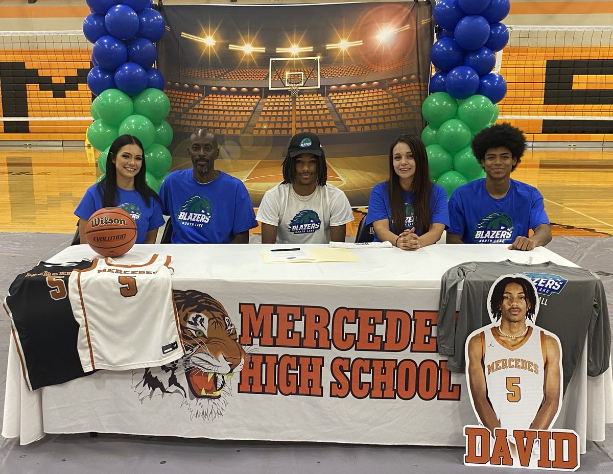 🎉B I G   C O N G R A T U L A T I O N S‼️

Commitment from <a href="/david_clower/">Clower</a> to play for @northlakembb next season🔥 

Thank you for all that came out to celebrate with us today🙏🏽

#TigersBasketball #HWPO