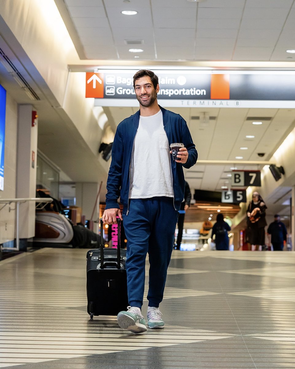 bean2beancoffee's tweet photo. Need an extra kick for the flight? Bean2Bean is here to help!🦸☕️

@adrianwjmnz
@phl_airport
@otgexp

photos by @shotbydanielk https://t.co/6fDJZUoS4x