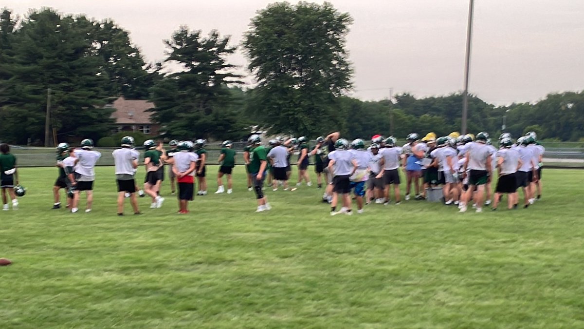 The Monrovia Bulldogs are on Gordon Hadley Field. “It’s the Most Wonderful Time of the Year!!” <a href="/MonroviaSports/">Monrovia Athletics</a> <a href="/MHSBulldogFB/">Monrovia Football</a> <a href="/BulldogCoachO/">Andy Olson</a> 🏈🏈🏈