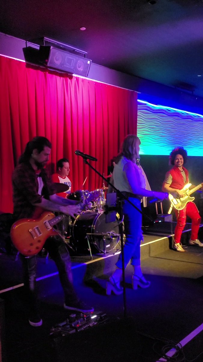 olyasongs's tweet photo. Summer time , 2023  🎶 🎵 

#olyasongs #olyafans #olyak
#hollywood #eggsandbacon #wakingupinnashville #olya
#coverband  #livehow #onstage #singingcovers   
#losangeles #california https://t.co/6Lj90puAuu