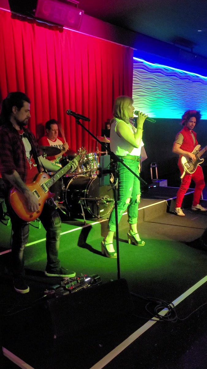 olyasongs's tweet photo. Summer time , 2023  🎶 🎵 

#olyasongs #olyafans #olyak
#hollywood #eggsandbacon #wakingupinnashville #olya
#coverband  #livehow #onstage #singingcovers   
#losangeles #california https://t.co/6Lj90puAuu