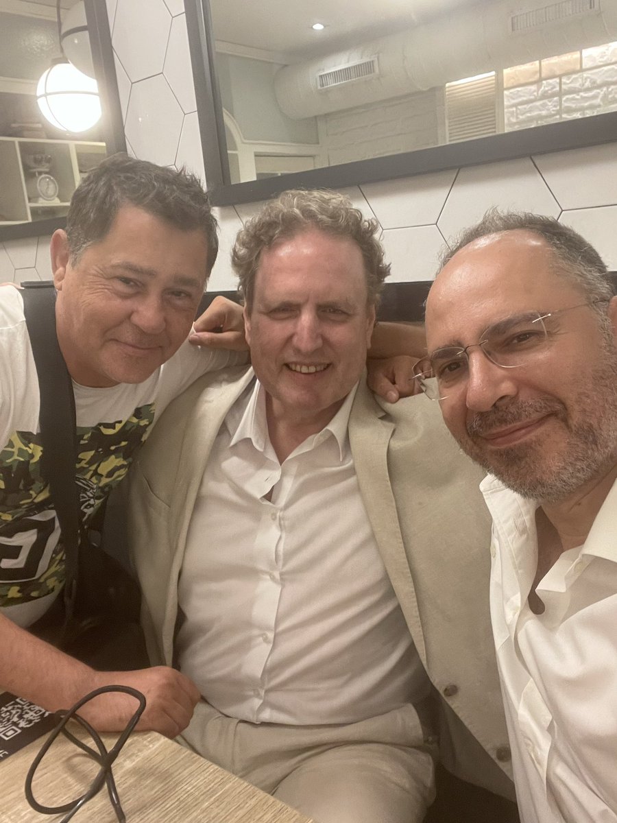 jagcmusic's tweet photo. Cuando sensibilidad, amistad e ingenio se unen, salen “cositas buenas” como mi próximo disco DANZA FLAMENCA, con la inestimable colaboración de 2 genios: @Joaquin_Teruel_ (guitarra española) y Manuel Requena @EMERecords4 (percusión). En eterna deuda de gratitud, queridos amigos https://t.co/VKp4q3E5sI