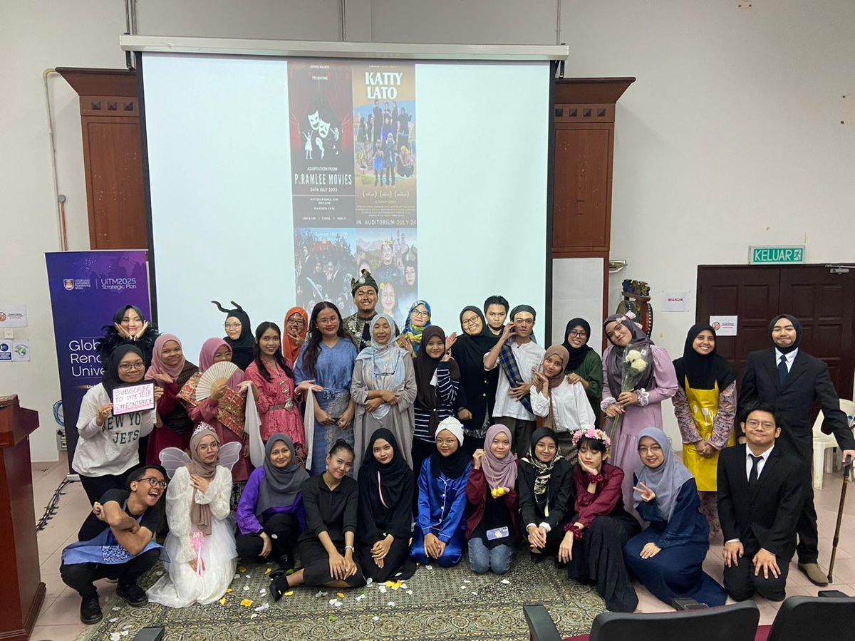 APBRasmi's tweet photo. Program ini merupakan penilaian akhir subjek Communication Through Drama yang dinilai oleh Dr. Ahnis Othman untuk pelajar LG2403C bersama kumpulan produksi menarik seperti Broadway Production, Netflop Entertainment dan Enchantia Production. https://t.co/DzqbLyLByc