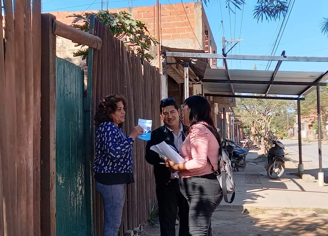 BarrientosAdri's tweet photo. HOY VISITAMOS LOS BARRIO PATRICIO, SARMIENTO Y SNOPEK! 💙✌🏻 

Como de costumbre visitamos a los vecinos de nuestra ciudad, acompañando y mostrando la propuesta con nuestros candidatos. 

Pronto por tu barrio💙✌🏻 !

#LISTA501A
#UnionPorLaPatria https://t.co/eIolWMnNgP