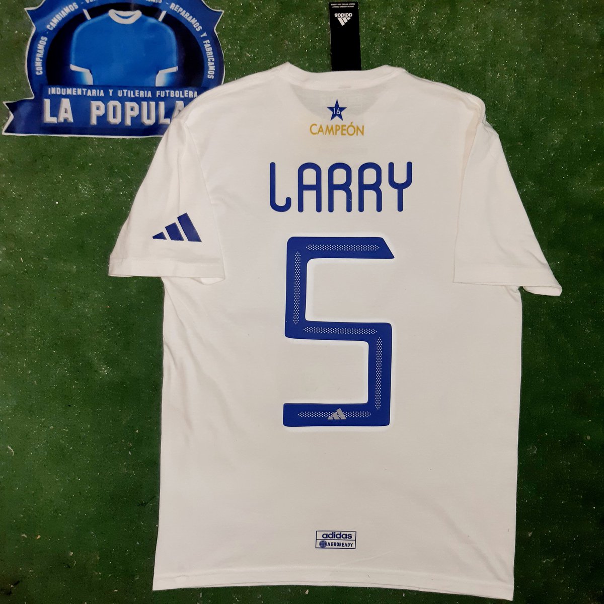 LFutbolera18's tweet photo. Camiseta Campeón
 #5 Larry 
se personaliza algusto de cada cliente. 
$40.000 más costos de envío.

WhatsApp 3228883377
#18VamosParaRato 
#Campeón 
#16VecesMasFeliz 
#10AñosLfutbolera18 
#MadeInChircales https://t.co/qotX8kvMWj
