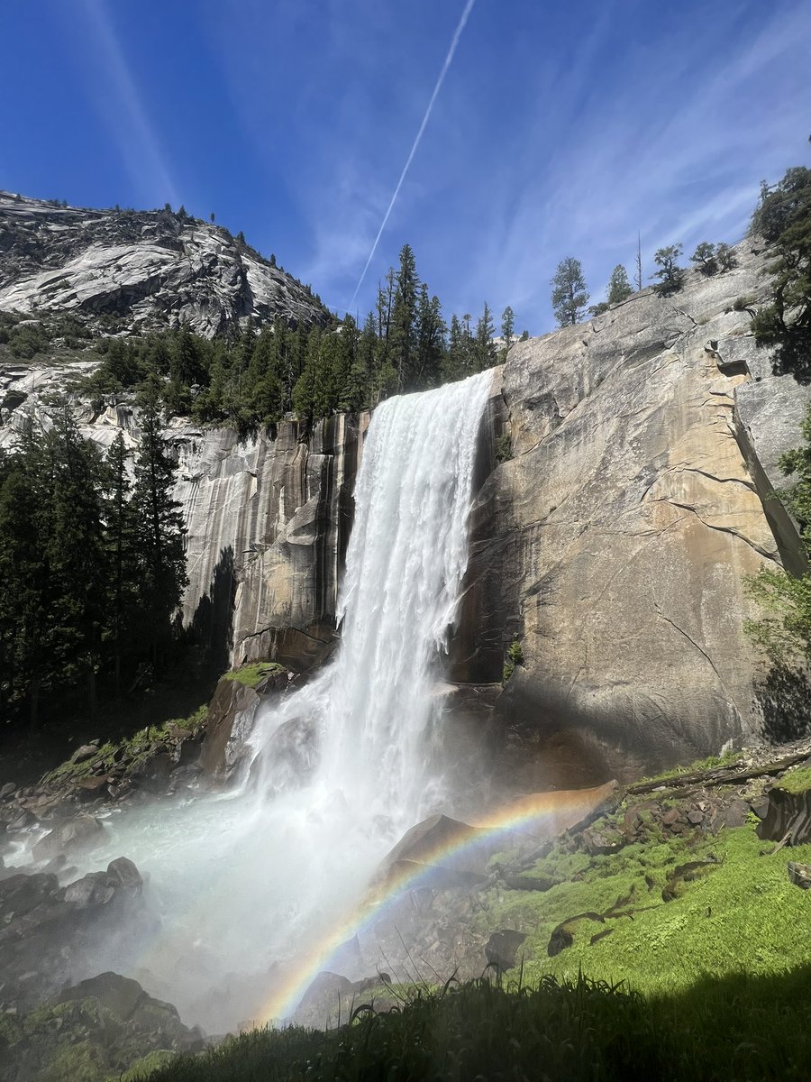 franch1sse's tweet photo. Yosemite 📍s/o my girlfriend for always being the most amazing woman that she is. Can’t wait to explore more places with you my bebe, I love you. @urstrulymira https://t.co/JG60E0xsdn